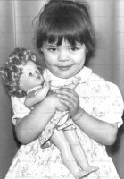 1965г. Сандра со своей любимой куклой